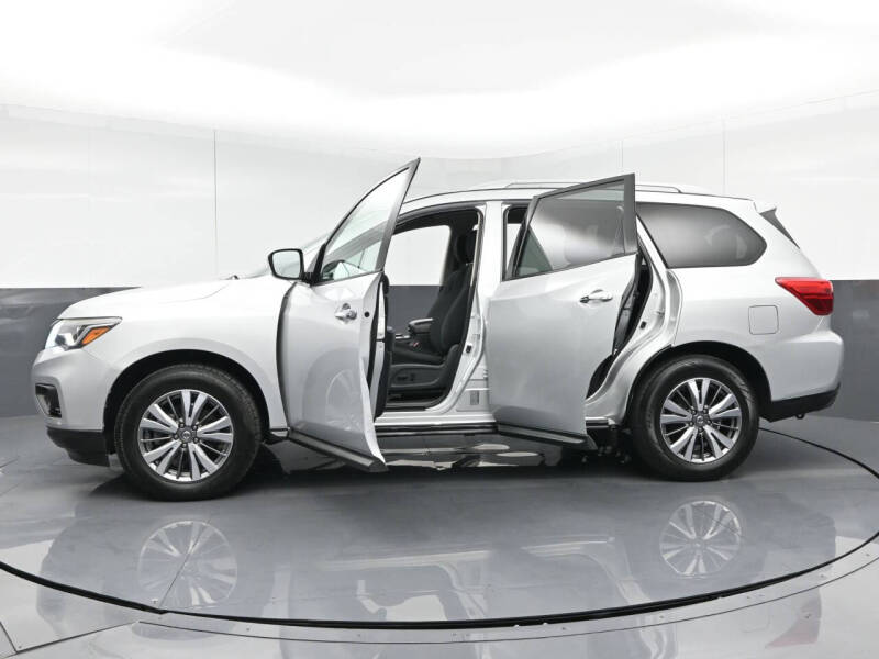 2019 Nissan Pathfinder SV