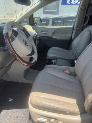 2013 Toyota Sienna Limited 7-Passenger