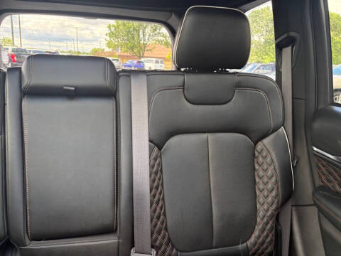 2022 Jeep Grand Cherokee Summit