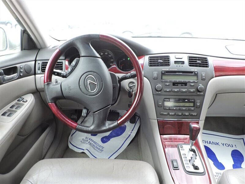 2004 Lexus ES 330