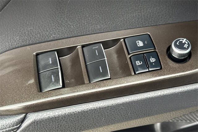 2021 Toyota Camry Hybrid XLE