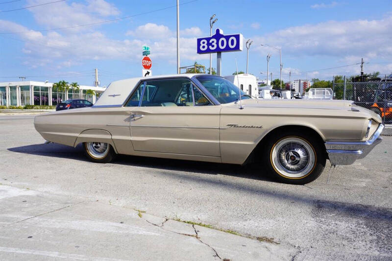 1964 Ford Thunderbird