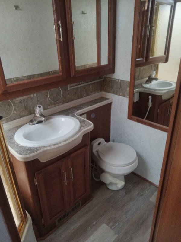 2002 Freightliner XC Chassis