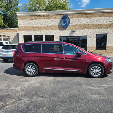 2017 Chrysler Pacifica Touring-L