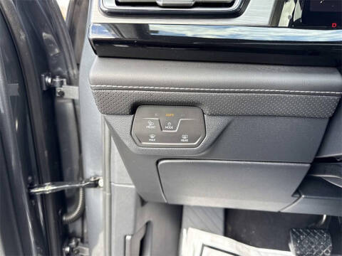 2025 Volkswagen Atlas Cross Sport SE 4Motion