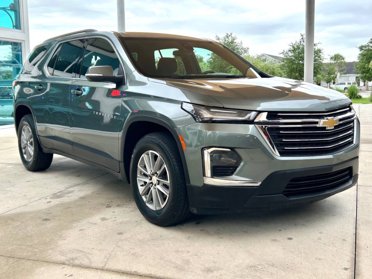 2023 Chevrolet Traverse 3