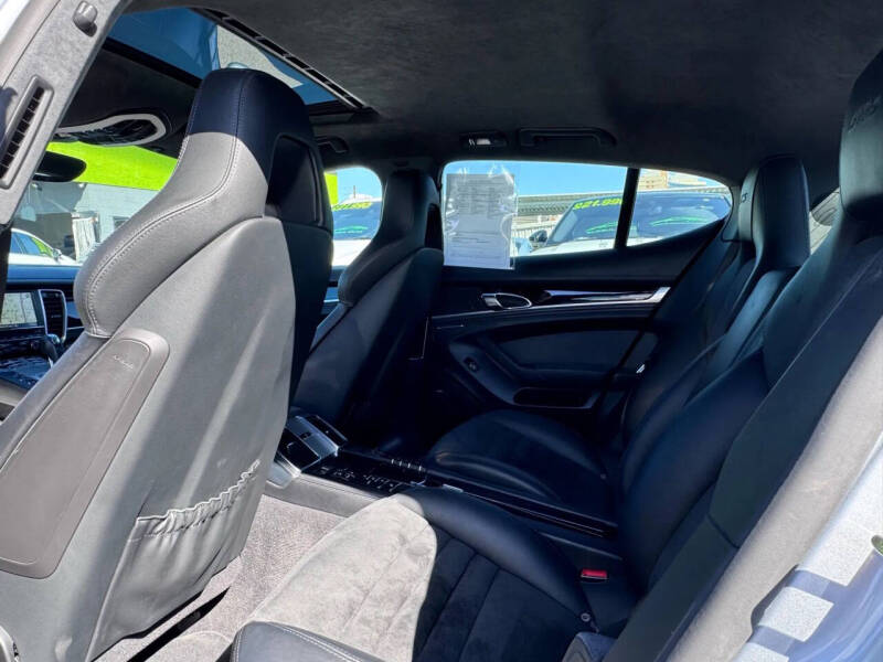 2016 Porsche Panamera GTS