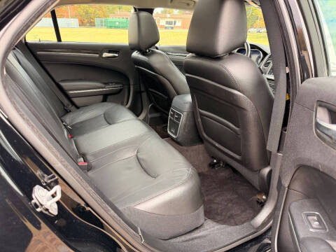 2017 Chrysler 300 Limited