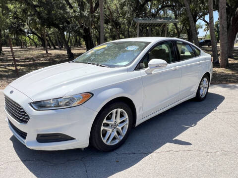 2014 Ford Fusion SE
