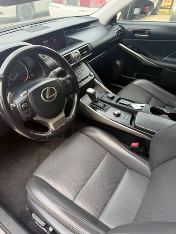 2017 Lexus IS 200t