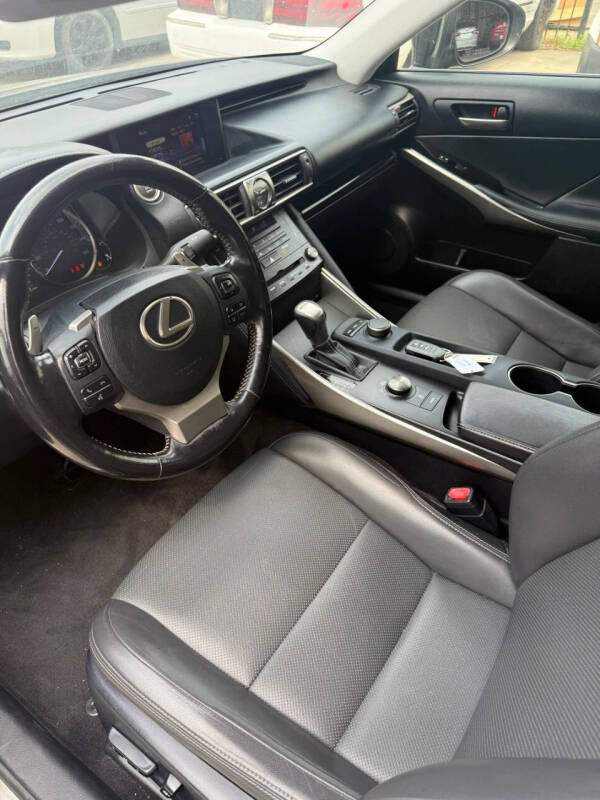 2017 Lexus IS 200t