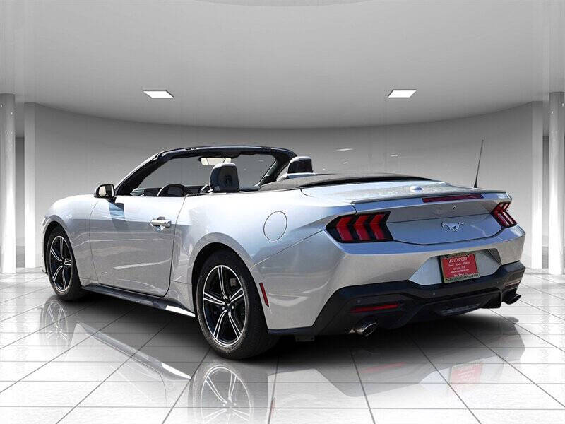 2024 Ford Mustang 3