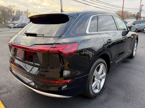 2019 Audi e-tron quattro Prestige