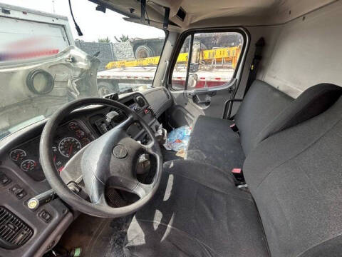 2018 Freightliner M2 106