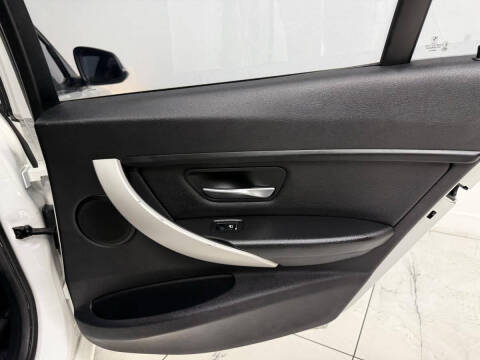 2017 BMW 3 Series 320i