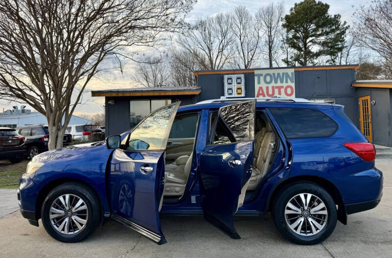 2017 Nissan Pathfinder SL