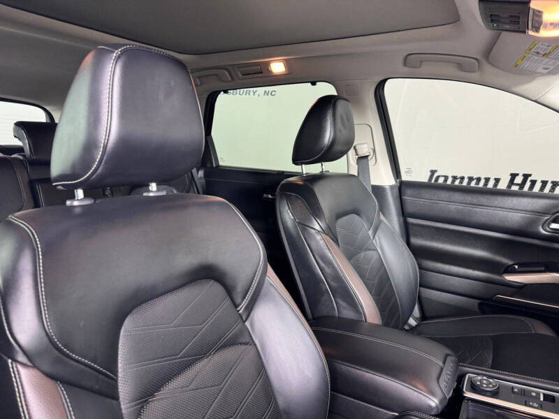 2023 Nissan Pathfinder Platinum