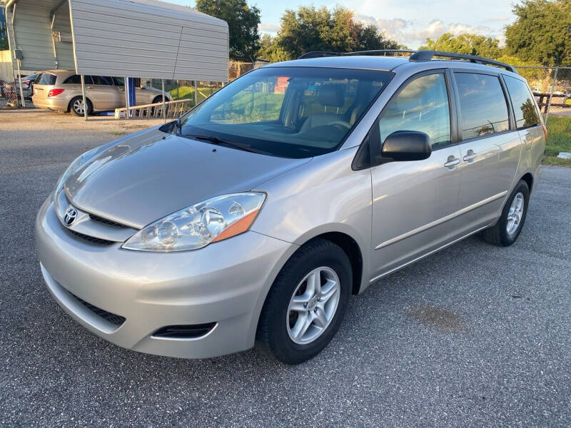 2007 Toyota Sienna for sale at FONS AUTO SALES CORP in Orlando FL