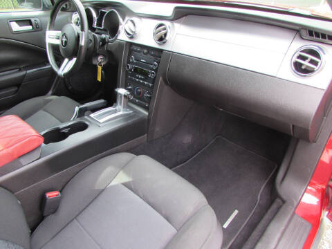 2008 Ford Mustang V6 Deluxe