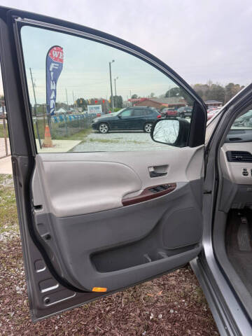 2011 Toyota Sienna XLE 8-Passenger