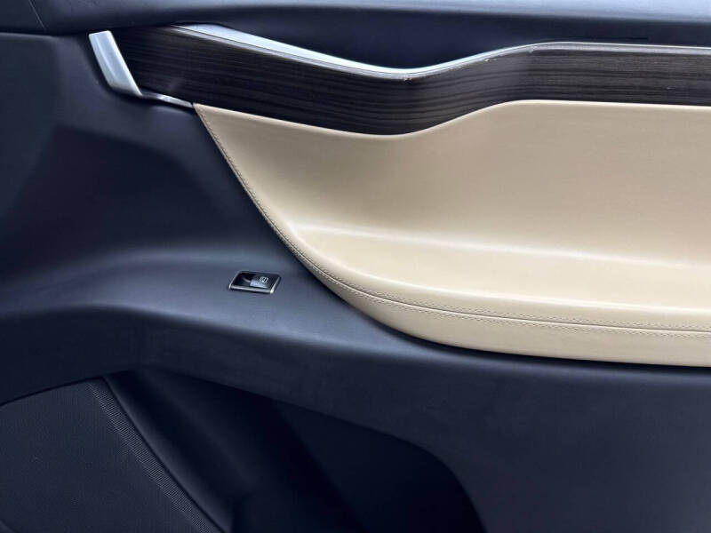 2016 Tesla Model X P90D