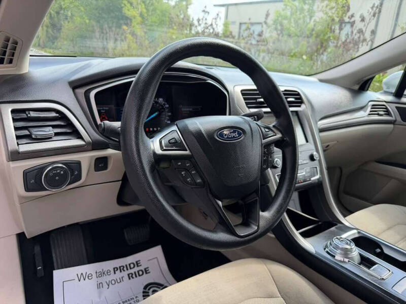 2019 Ford Fusion SE
