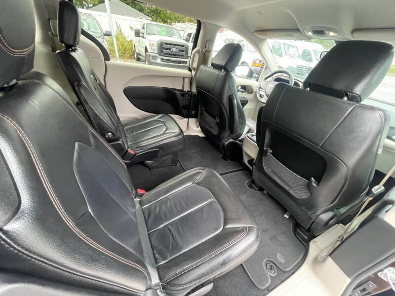 2017 Chrysler Pacifica Touring-L