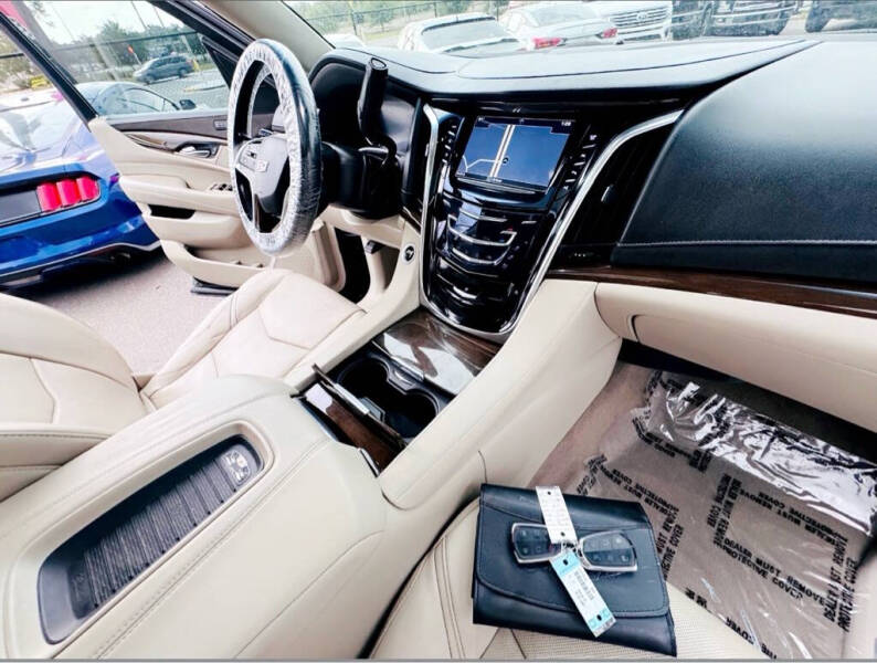 2018 Cadillac Escalade ESV Luxury