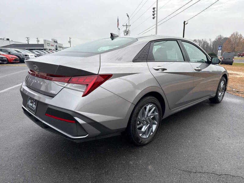 2024 Hyundai Elantra Hybrid Blue