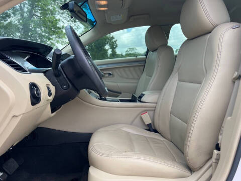2016 Ford Taurus SEL