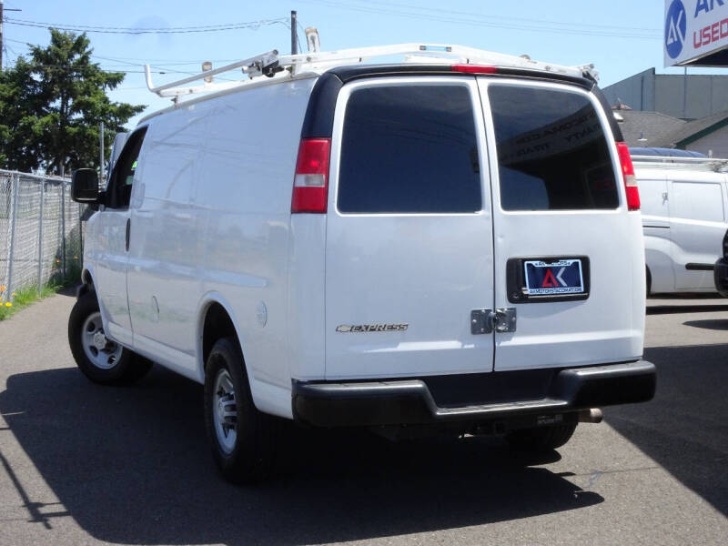 2017 Chevrolet Express 2500
