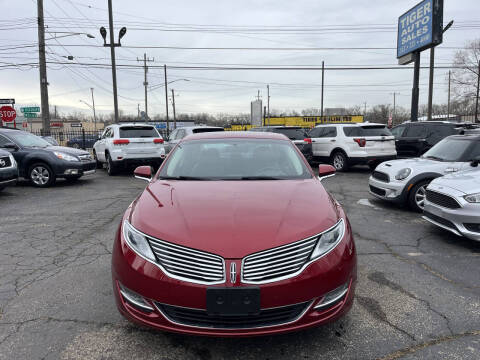 2013 Lincoln MKZ for sale at TIGER AUTO SALES INC in Redford MI