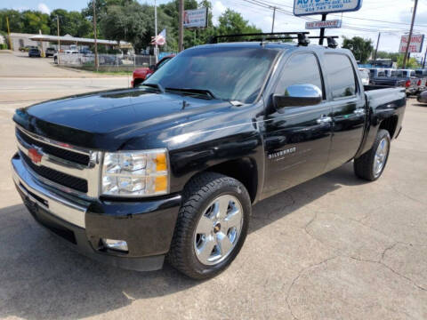 2011 Chevrolet Silverado 1500 for sale at DANNY AUTO SALES in Dallas TX