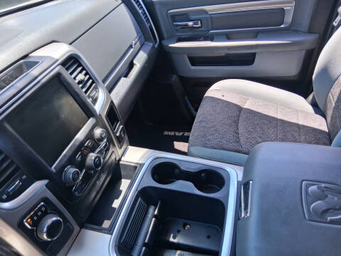 2016 RAM 1500 SLT