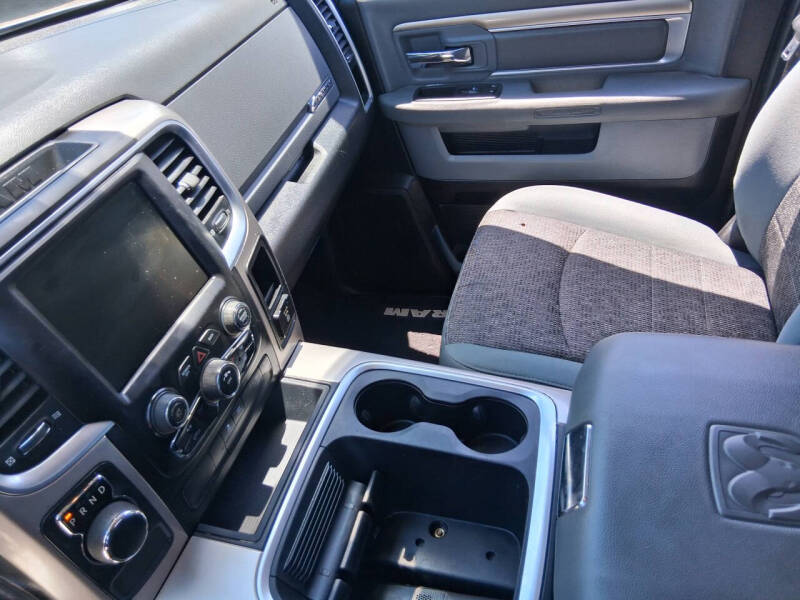 2016 RAM 1500 SLT