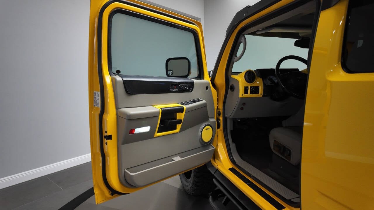 2004 HUMMER H2 38