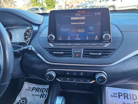 2022 Nissan Altima 2.5 SR