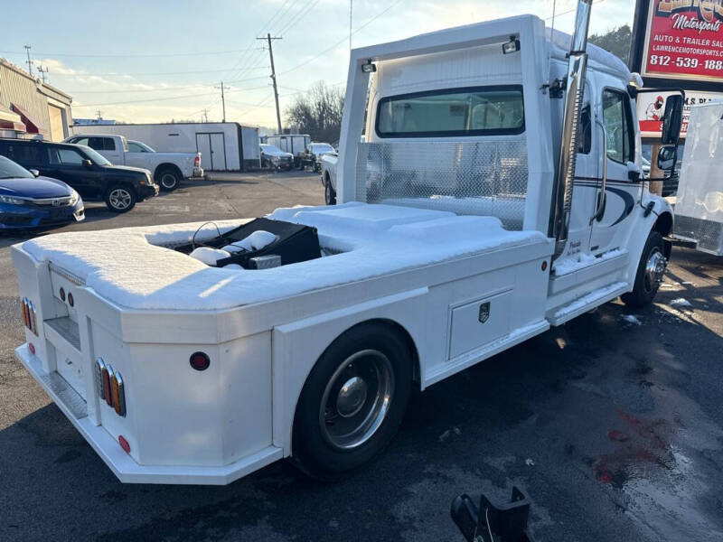 2006 Freightliner M2 106