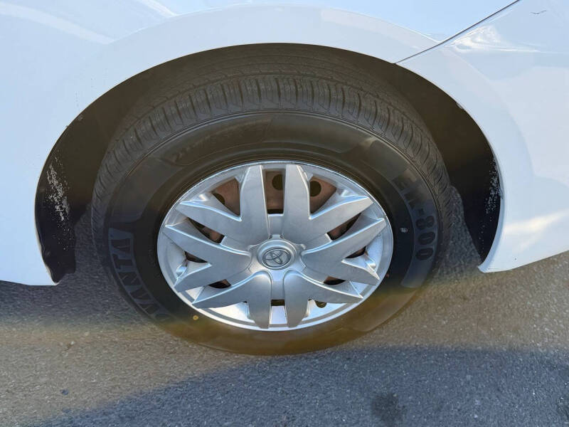 2005 Toyota Sienna LE 7 Passenger