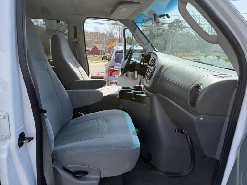 2008 Ford E-Series E-350 SD XLT