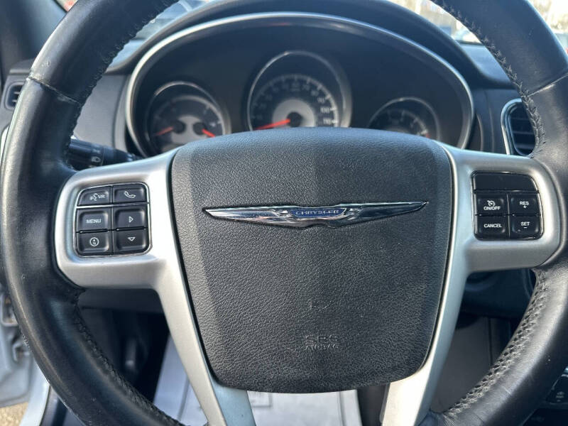 2013 Chrysler 200 Touring