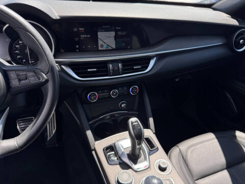 2022 Alfa Romeo Stelvio Ti