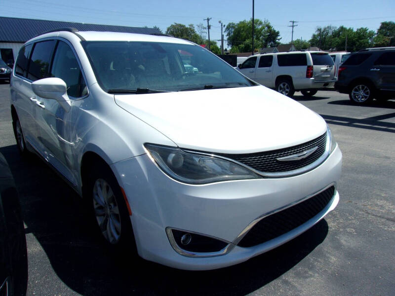 2017 Chrysler Pacifica Touring-L