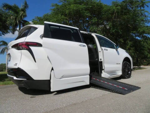 2023 Toyota Sienna XSE 7-Passenger