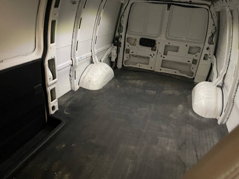 2023 Chevrolet Express 2500