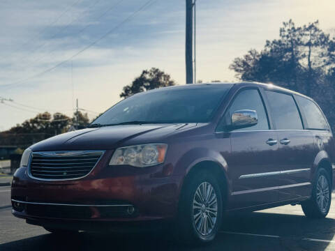 2014 Chrysler Town and Country Touring-L