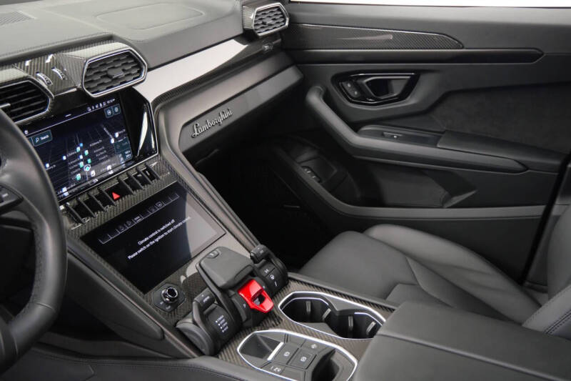 2023 Lamborghini Urus S