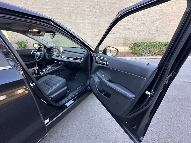 2023 Mitsubishi Outlander PHEV SE