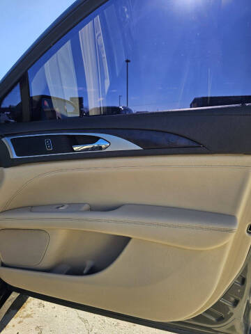 2017 Lincoln MKZ Select