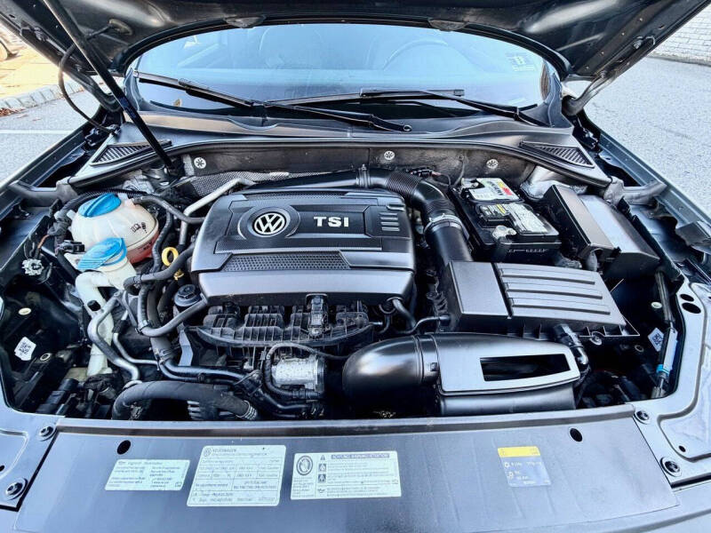 2017 Volkswagen Passat 1.8T R-Line